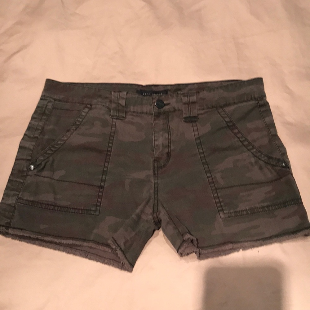 Sanctuary camouflage shorts